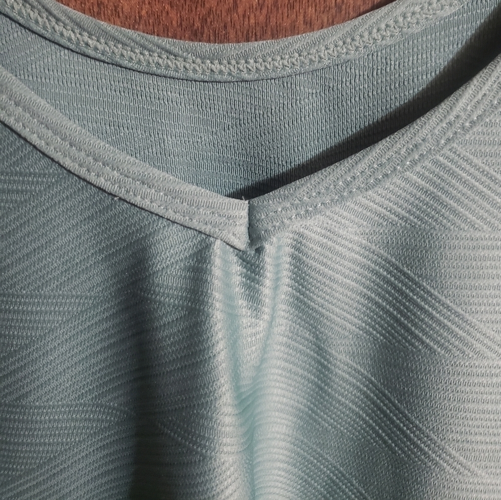 MTA Sports teal and black crop tank size XL two tanks
